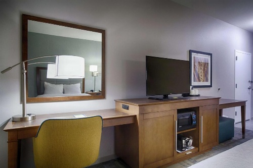 Hampton Inn By Hilton Salina image 12